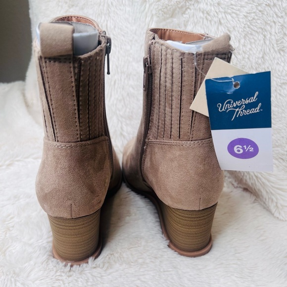 Women’s Cypress Faux suede ankle wedge boots New by Universal Thread - Picture 4 of 5